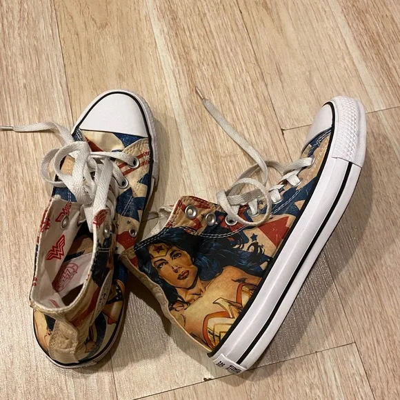 Converse Allstar Chuck Taylor unisex high top “Wonder Woman” sneakers - Picture 6 of 16